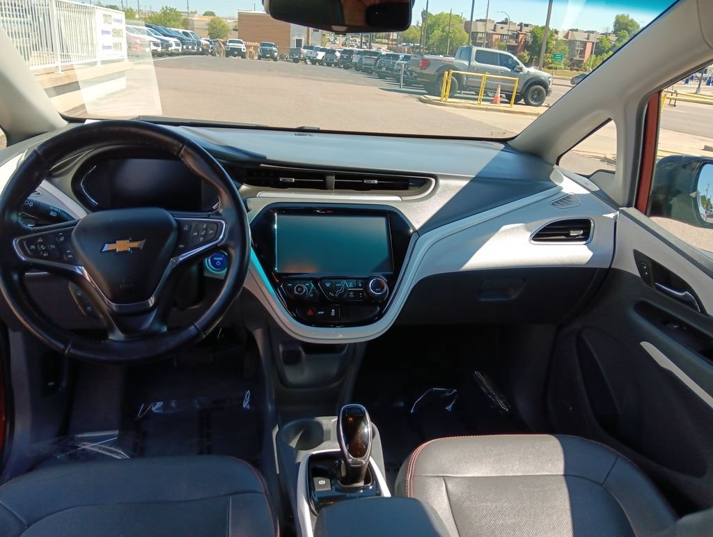 Used 2019 Includes (TUS) Black grille.) Chevrolet Premier image 12