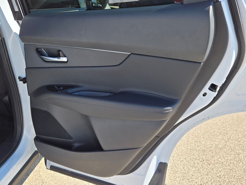 2025 Nissan Murano SV - Photo 9