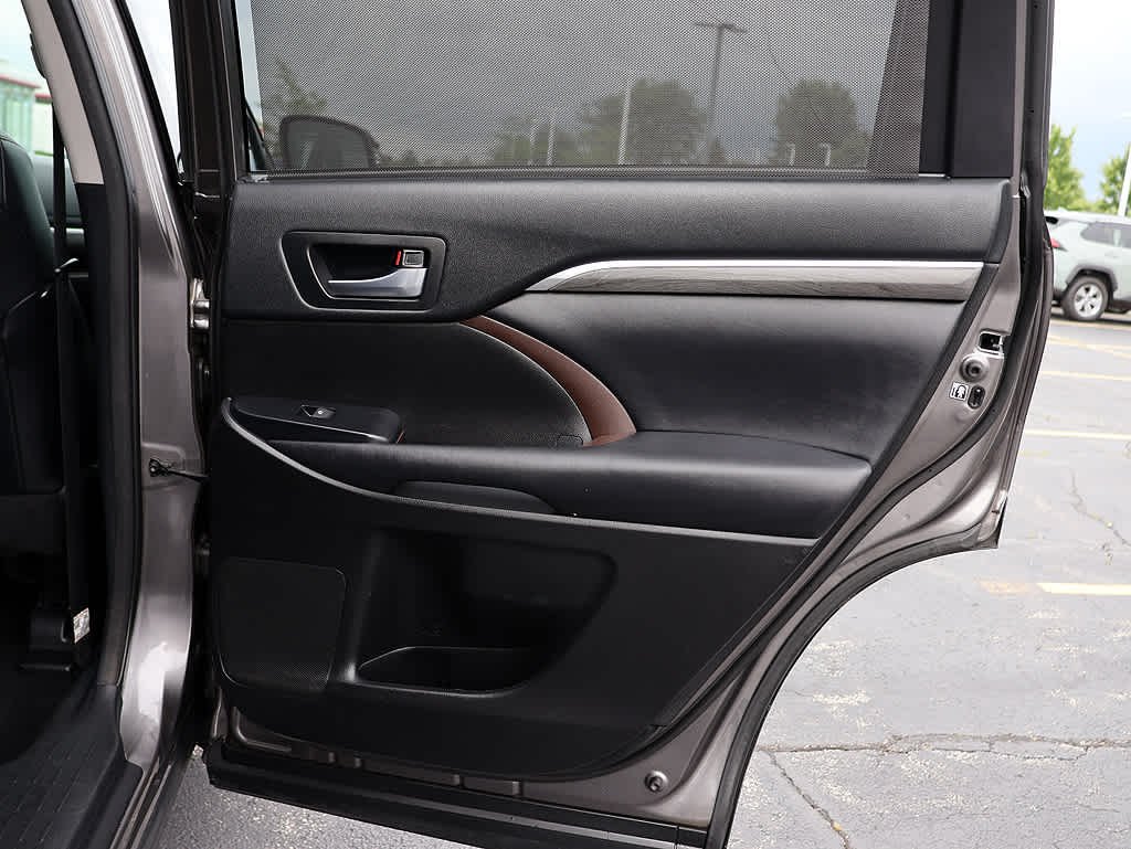 Used 2018 Predawn Gray Mica Toyota Limited image 31