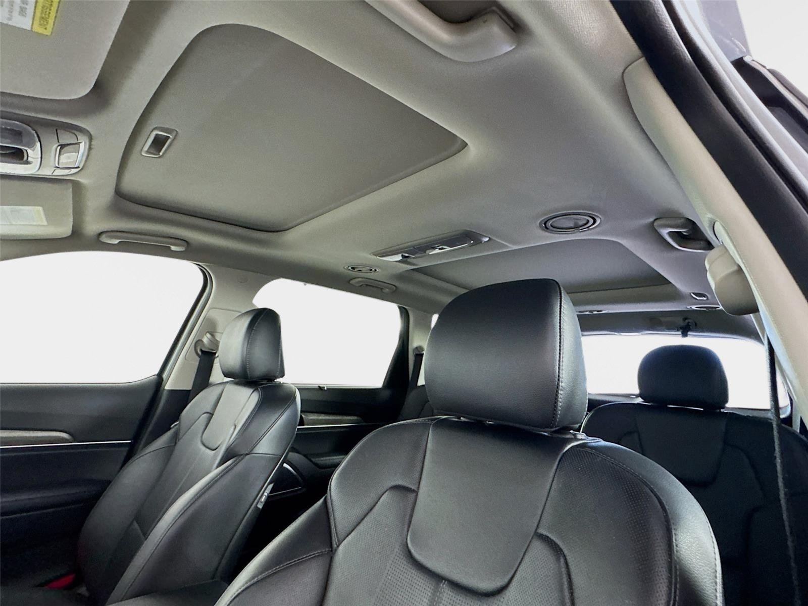 Used 2021 Everlasting Silver Kia SX image 14