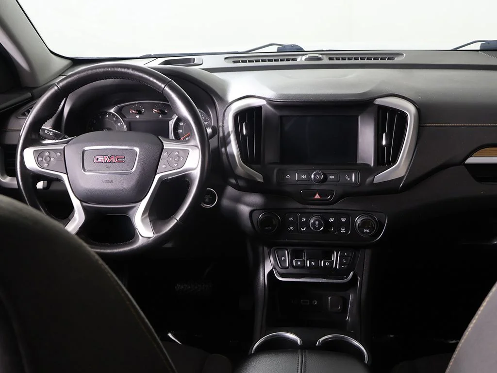 Used 2020 White GMC SLE image 23