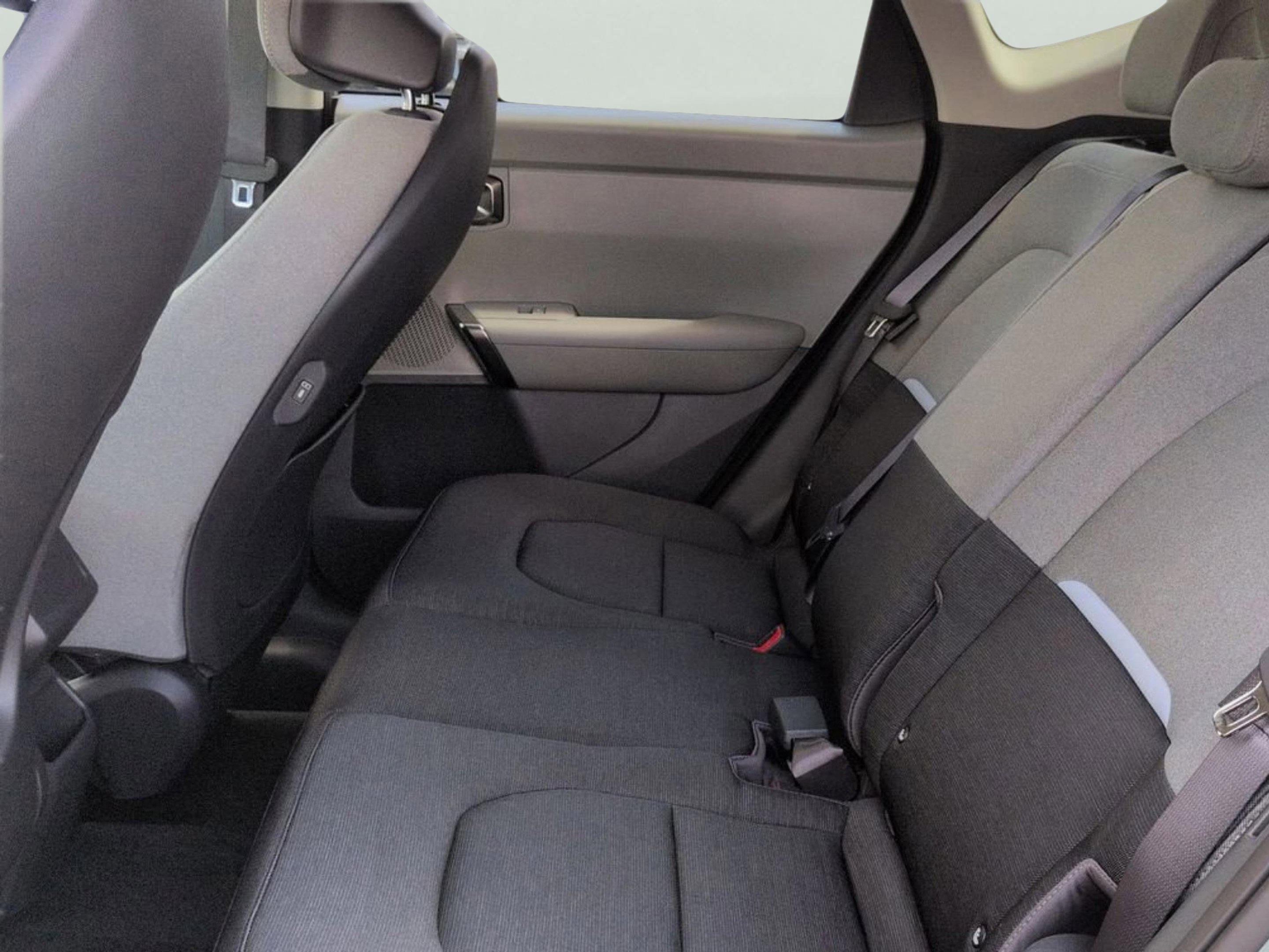 New 2027 Ivory Silver Kia S image 16
