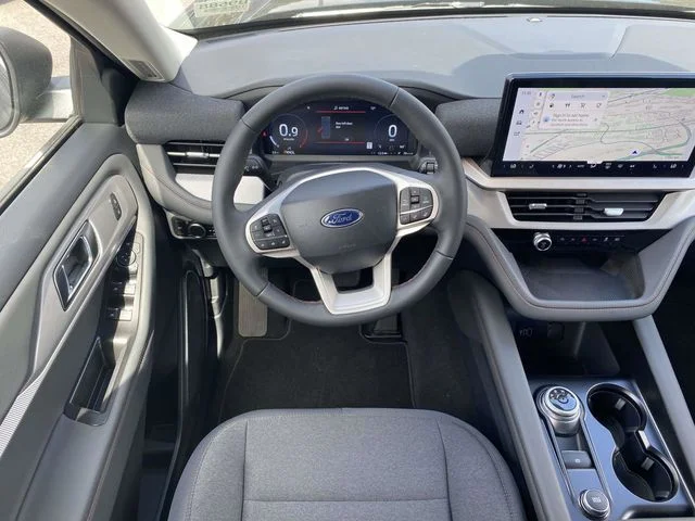 New 2026 Space White Metallic Ford Active image 4