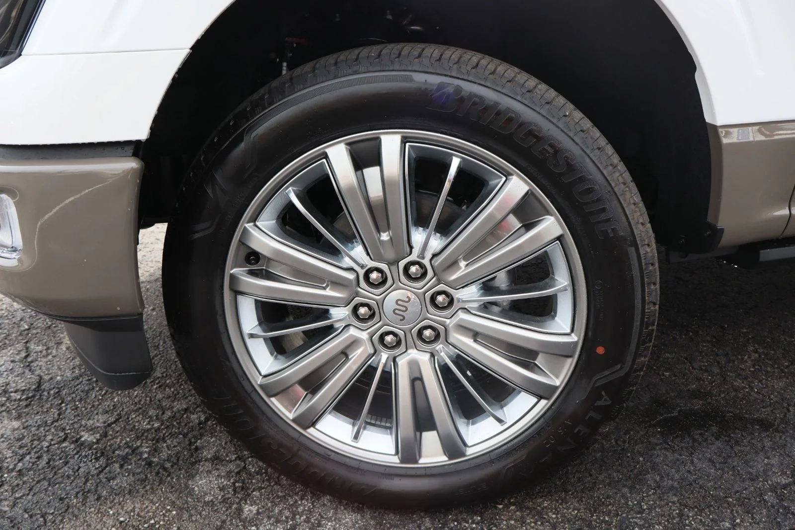 New 2026 Star White Metallic Tri-Coat Ford King Ranch® image 61