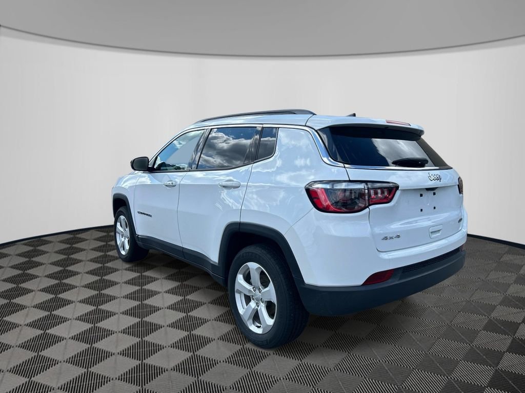 Used 2022 White Jeep Latitude image 3