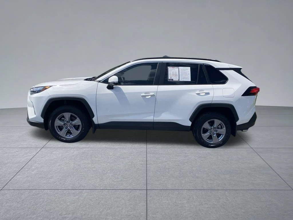 Used 2024 White Toyota XLE image 3