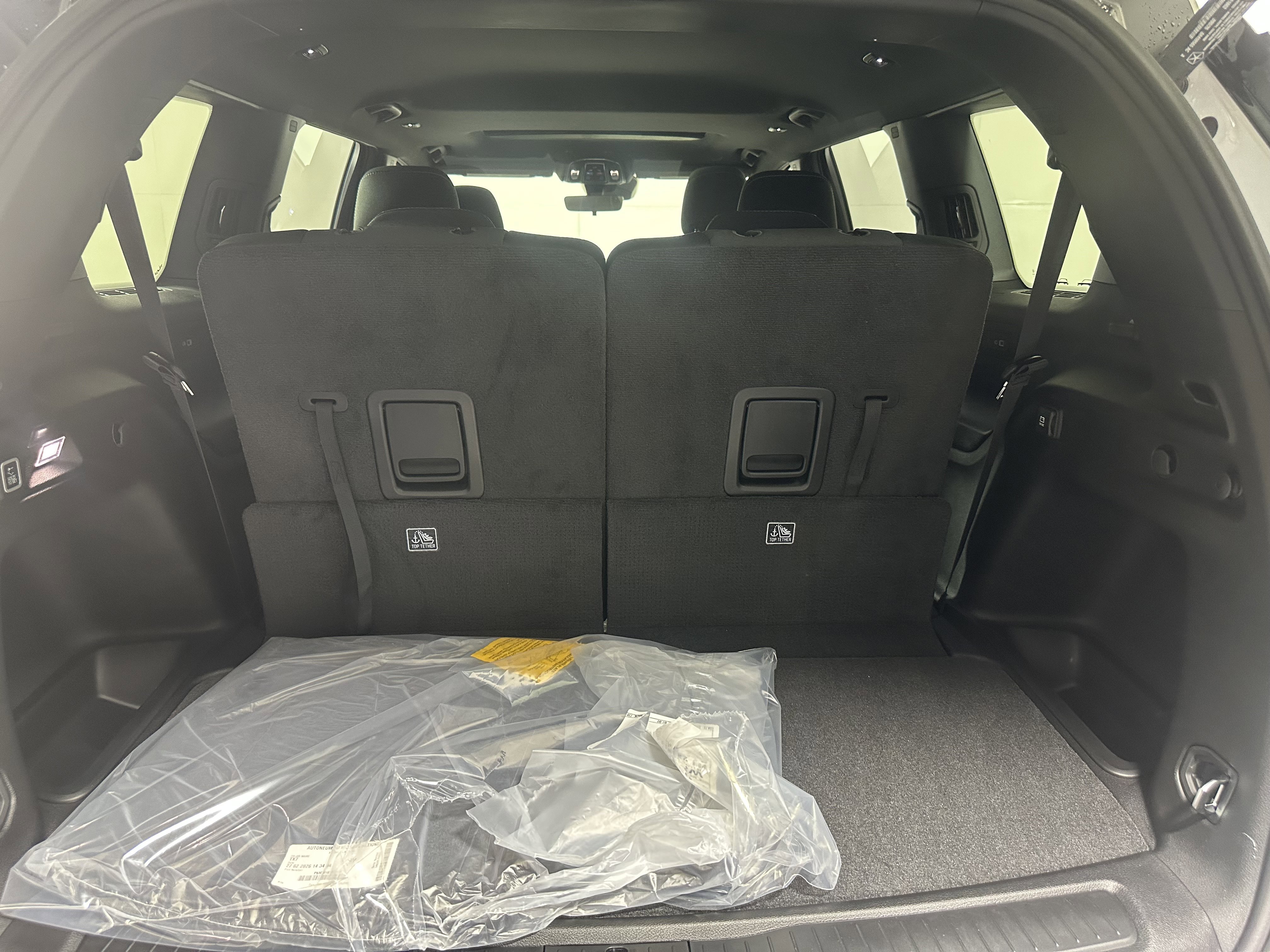 New 2026 Bright White Clear-Coat Exterior Paint Jeep Laredo X image 26
