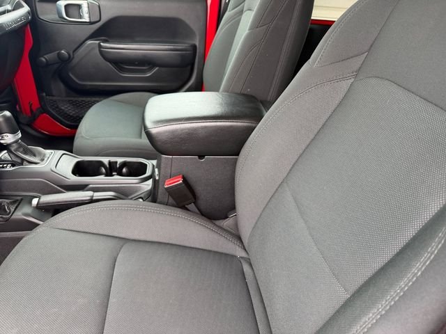 Used 2022 Red Jeep  image 12