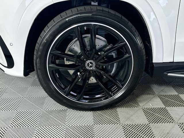 New 2026 MANUFAKTUR Moonlight White Metallic Mercedes-Benz GLS 580 image 30