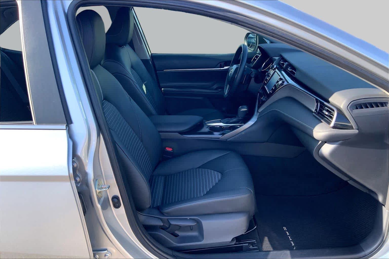 Used 2019 Celestial Silver Metallic Toyota SE image 9