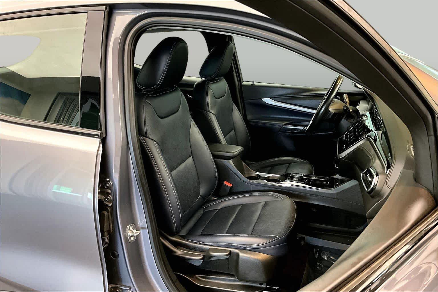 Pre-Owned 2022 Chevrolet Bolt EUV LT