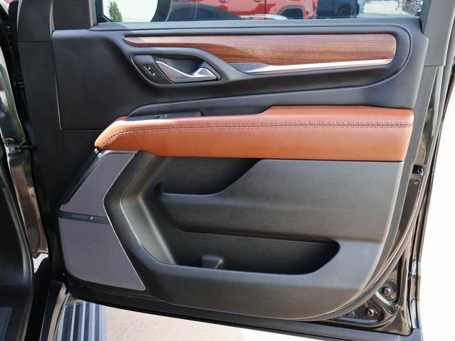 2024 GMC Yukon Denali Ultimate - Photo 10