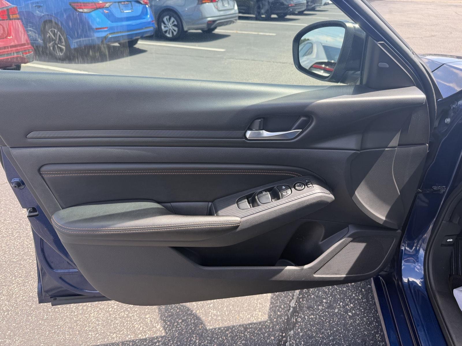 Used 2019 Deep Blue Pearl Nissan 2.5 SR image 10