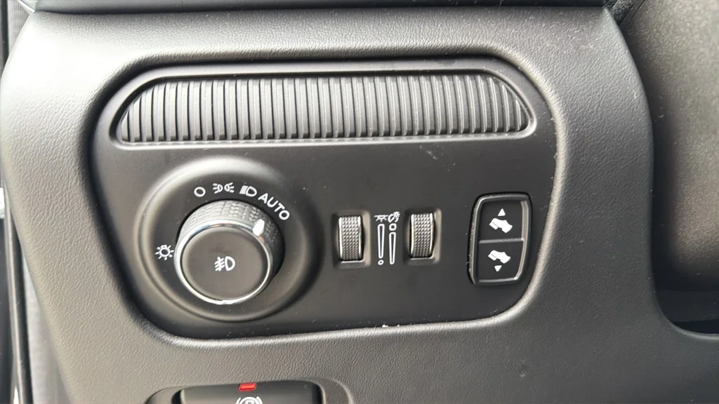 Used 2022 Bright White Clearcoat Jeep Series II image 13
