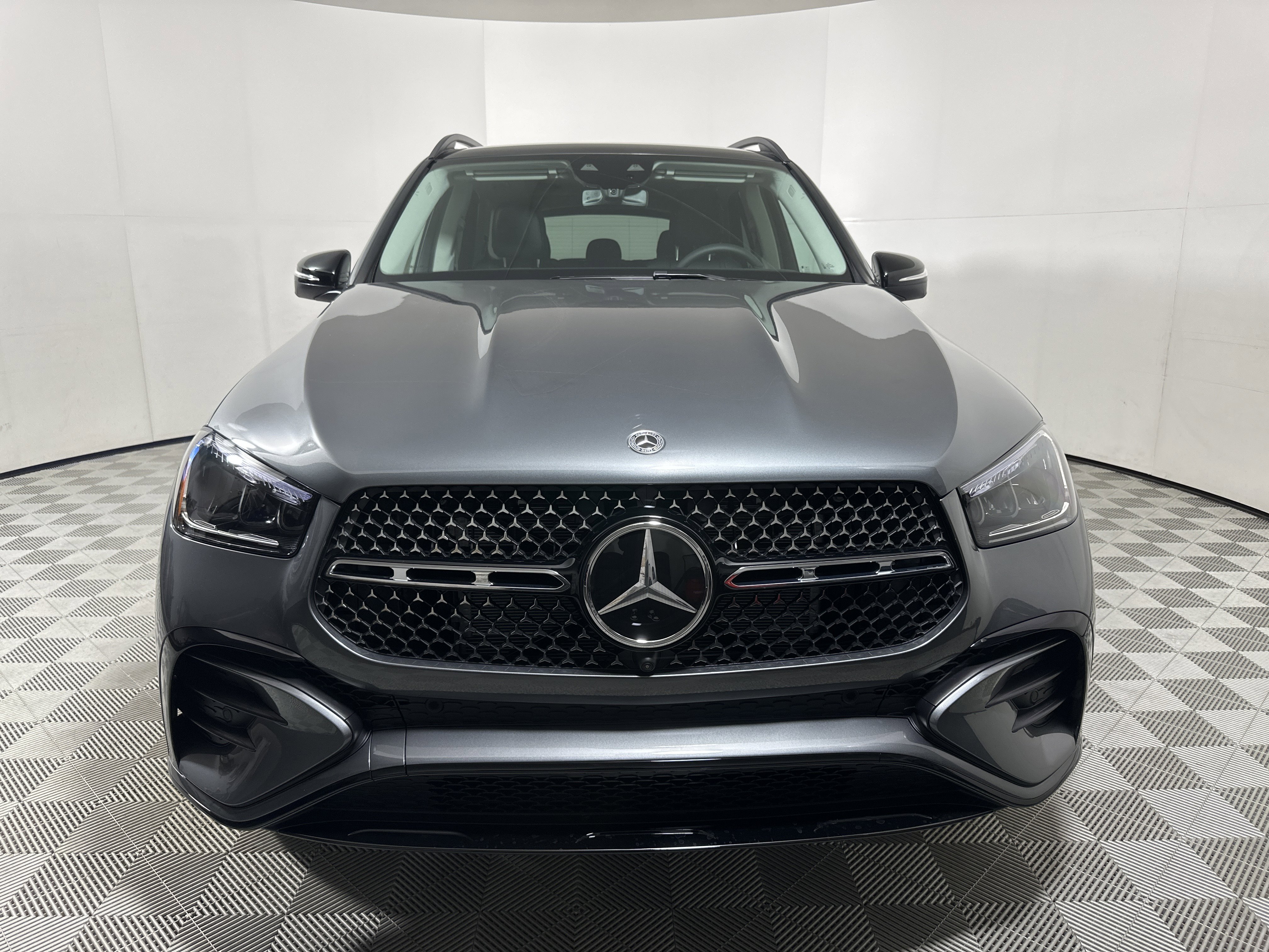 New 2026 Selenite Grey Metallic Mercedes-Benz GLE 450 image 2