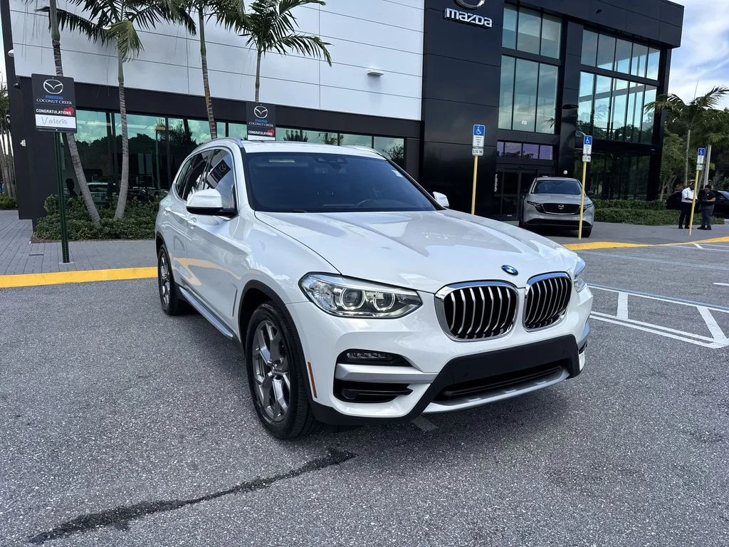 Used 2021 Alpine White BMW sDrive30i image 7