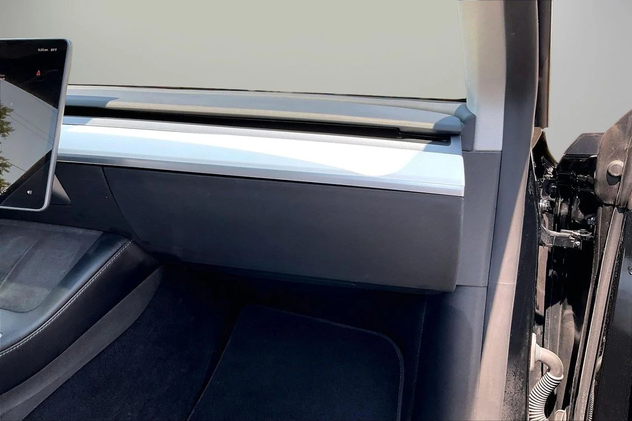 Used 2022  Tesla Long Range image 22