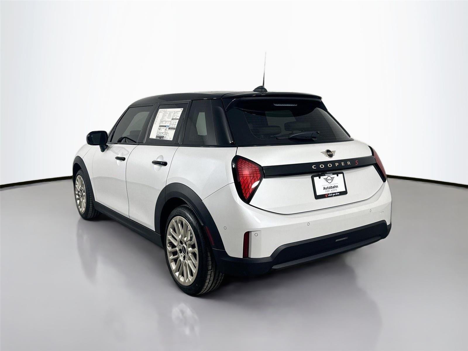 2025 MINI Hardtop 4 Door S - Photo 7