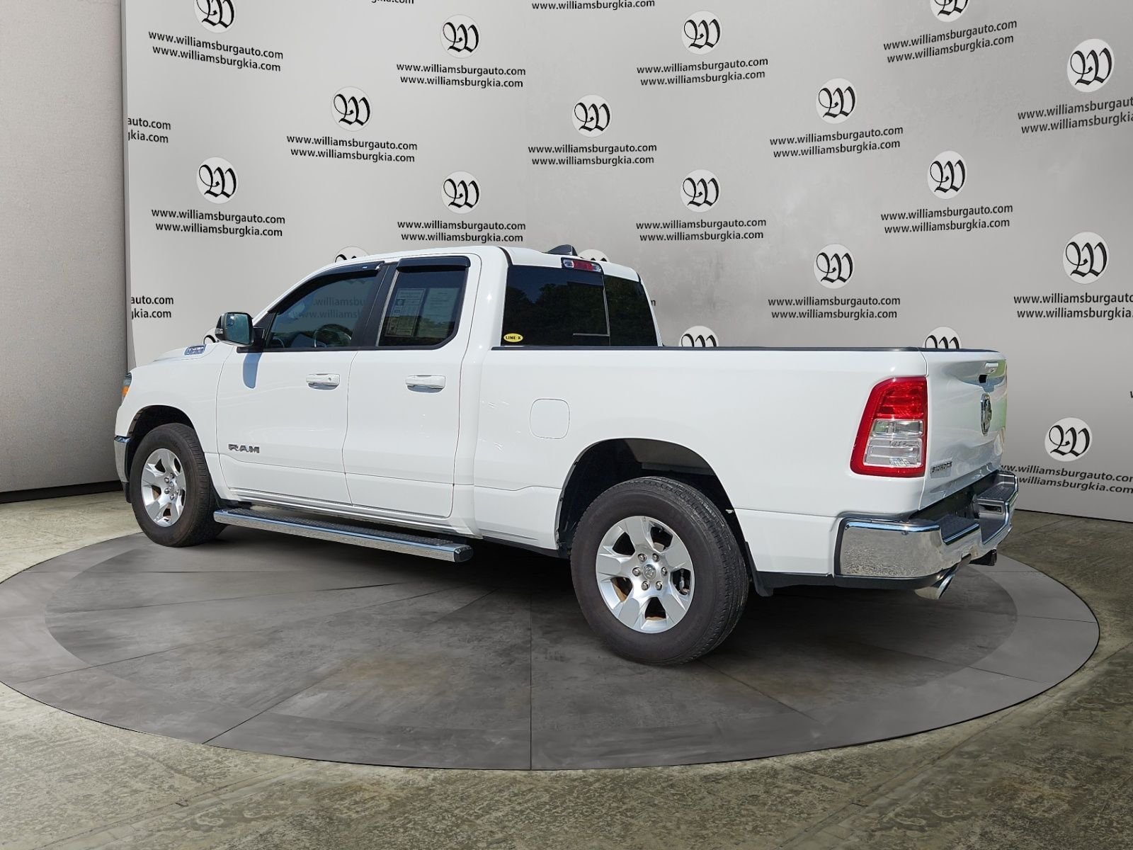 Used 2022 White Ram Big Horn/Lone Star image 3