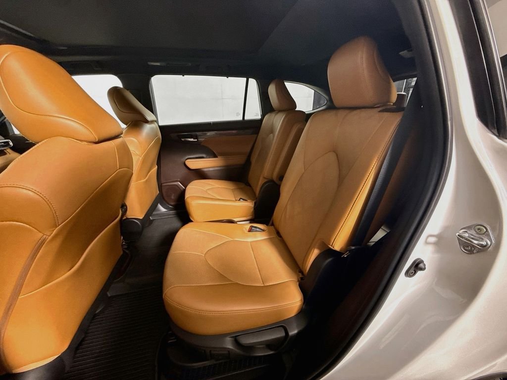 Used 2022 Wind Chill Pearl Toyota Hybrid Platinum image 24