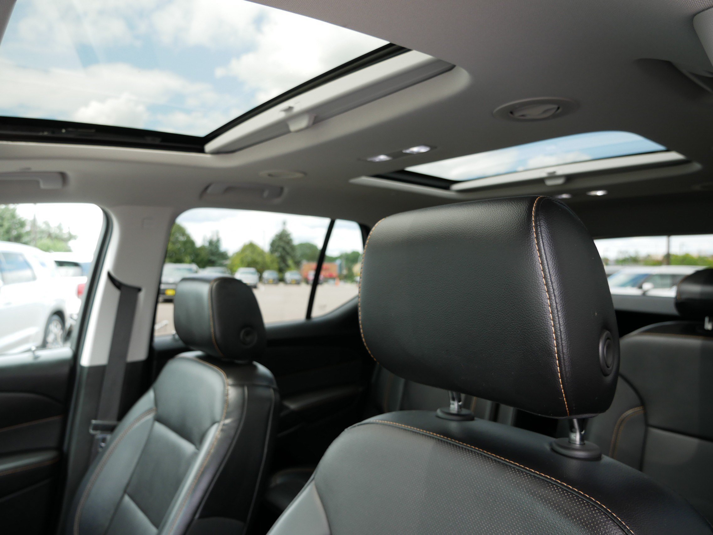 Used 2018 Black Currant Metallic Chevrolet Premier image 21
