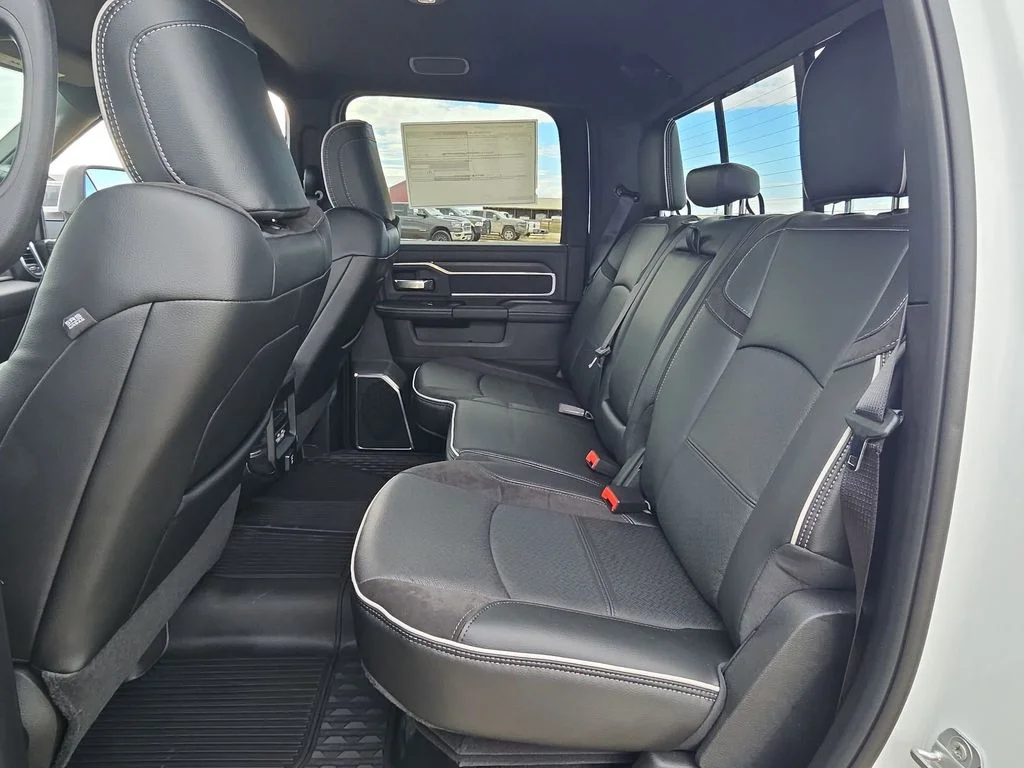 2026 RAM 3500 Laramie - Photo 44