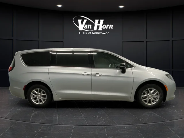 2026 Chrysler Voyager LX's photo
