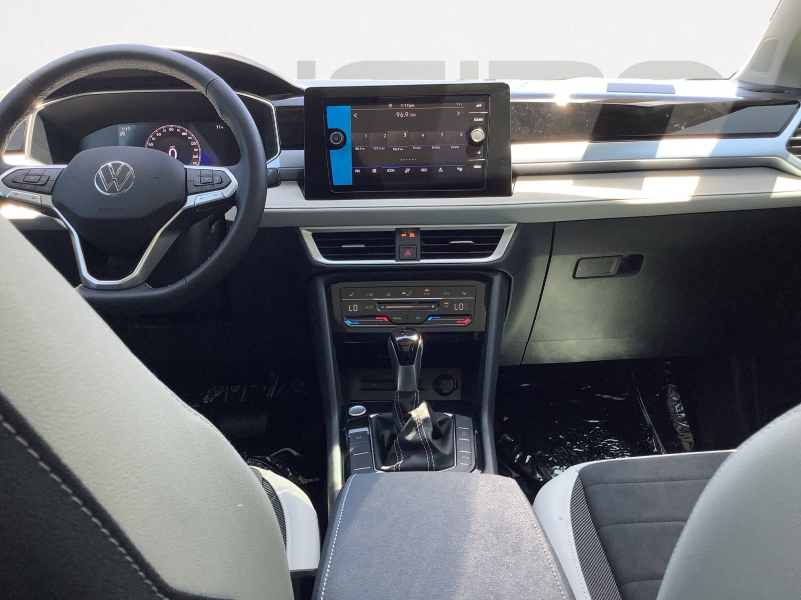 2026 Volkswagen Taos SE - Photo 15