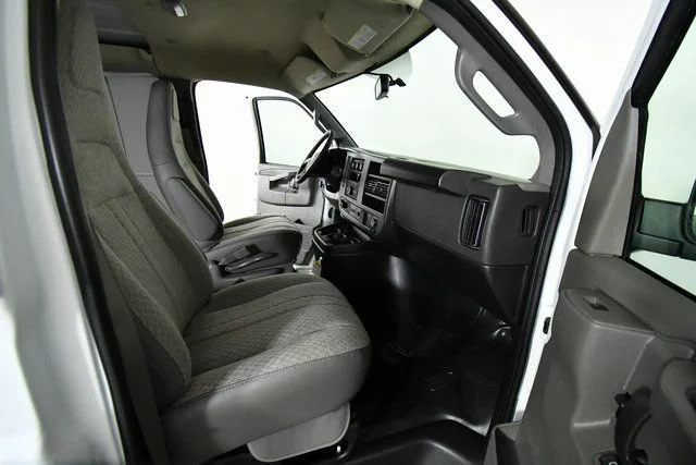 2025 Chevrolet Express Cargo Work Van - Photo 23