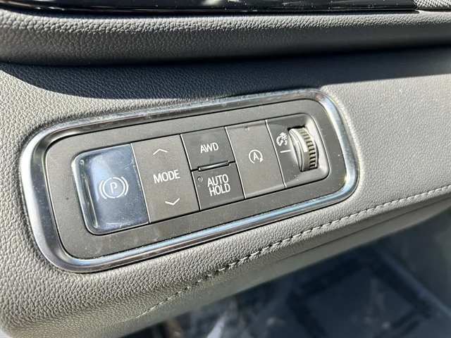 Used 2025 WHITE BUICK Preferred image 27