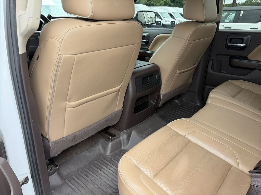 Used 2017 White GMC Denali image 30
