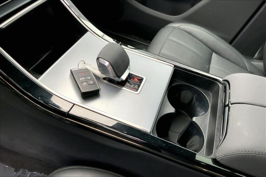 New 2025 Santorini Black Land Rover Core S image 14