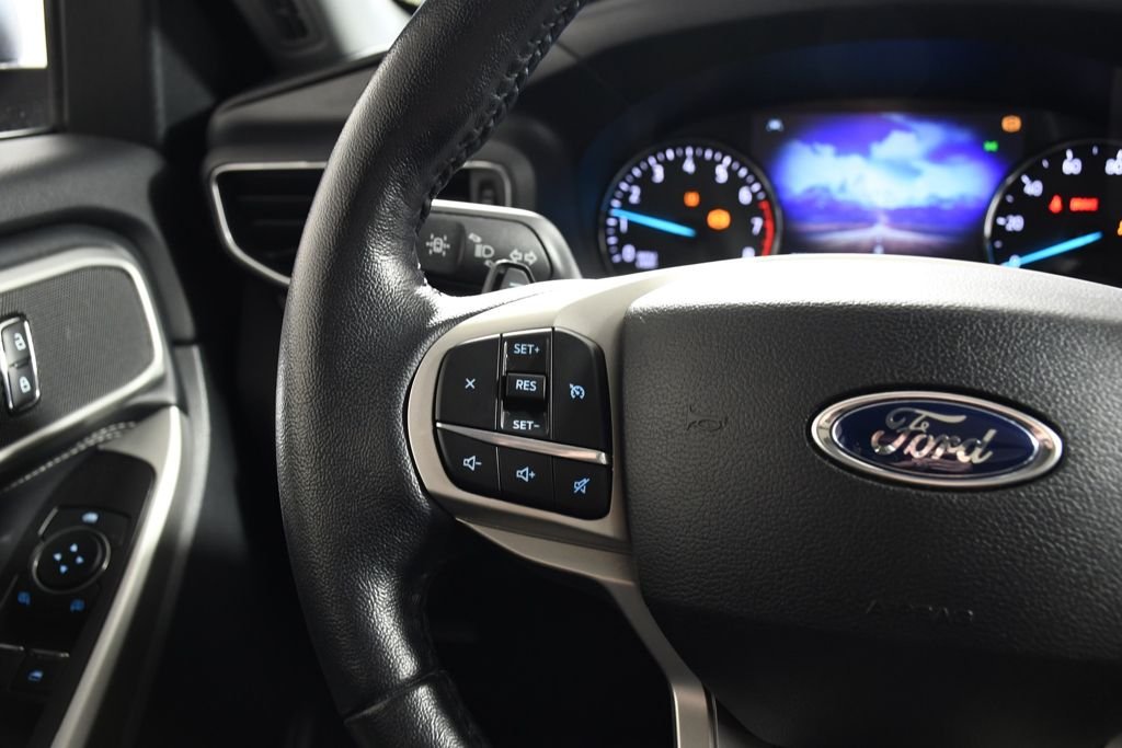 Used 2020 Agate Black Metallic Ford XLT image 28