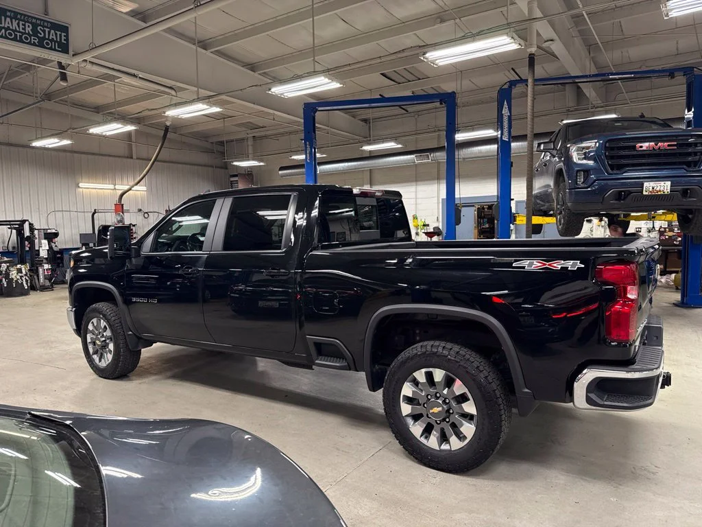 2025 Chevrolet Silverado 3500HD LT - Photo 3