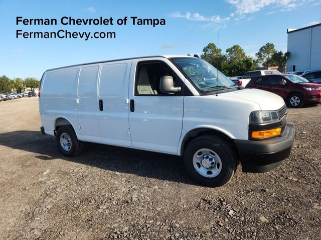 2025 Chevrolet Express Cargo WT