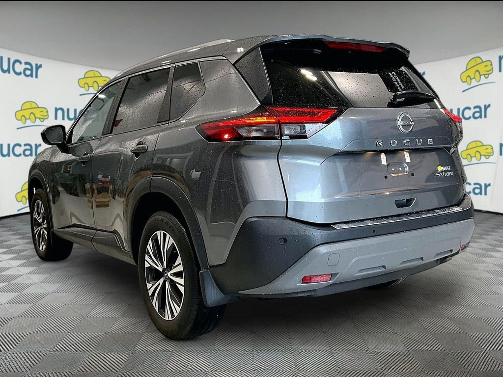 Used 2023 Gray Nissan SV image 5