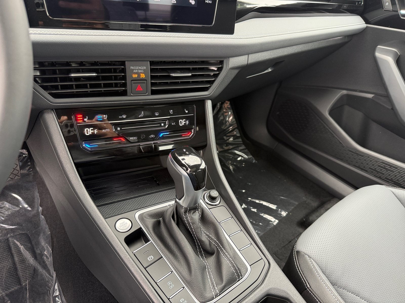 New 2027 Gray Volkswagen SEL image 13