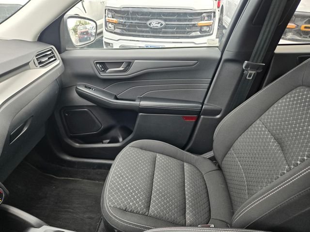 Used 2023 Iconic Silver Metallic Ford Active image 13
