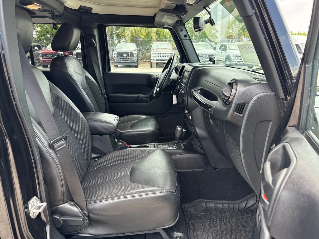 Used 2016 Black Jeep Unlimited Sahara image 21