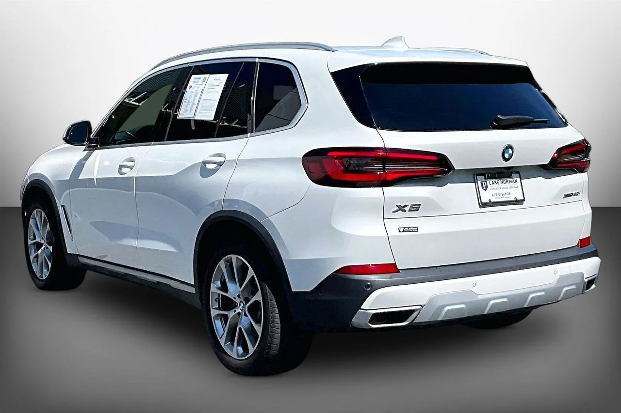 Certified Used 2022 White BMW xDrive40i image 6