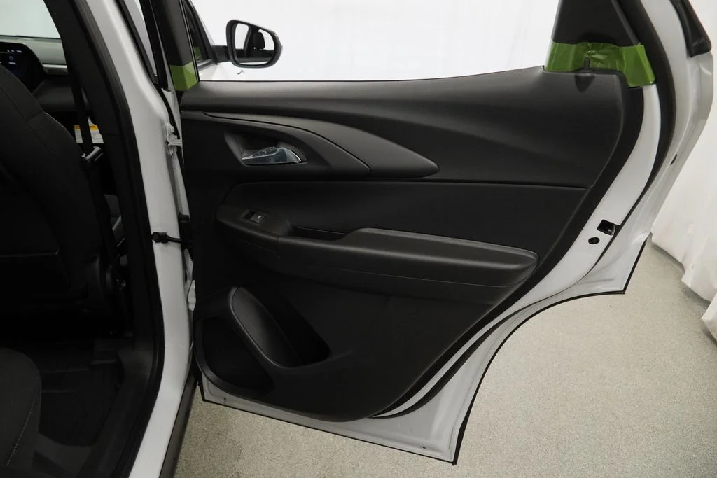 New 2026 White Chevrolet LT image 28