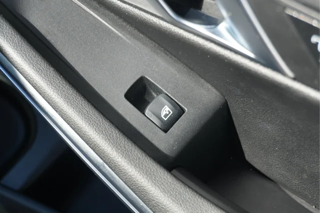 Used 2024 Black BMW 330e xDrive image 17