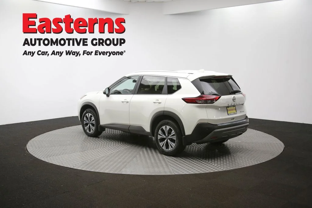 Used 2023 White Nissan SV image 61