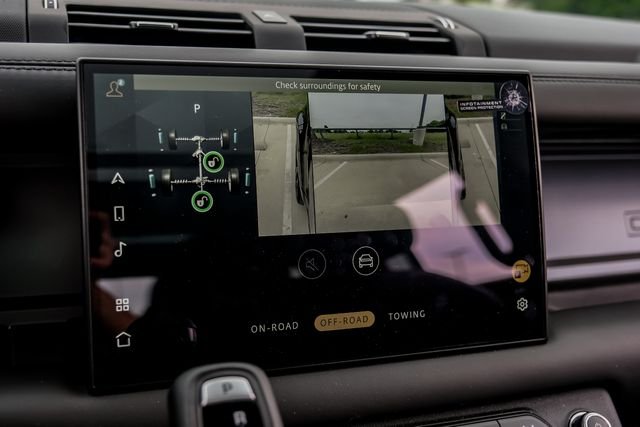 2025 Land Rover Defender V8 - Photo 30
