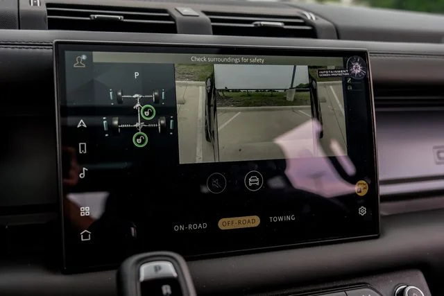 2025 Land Rover Defender V8 - Photo 30