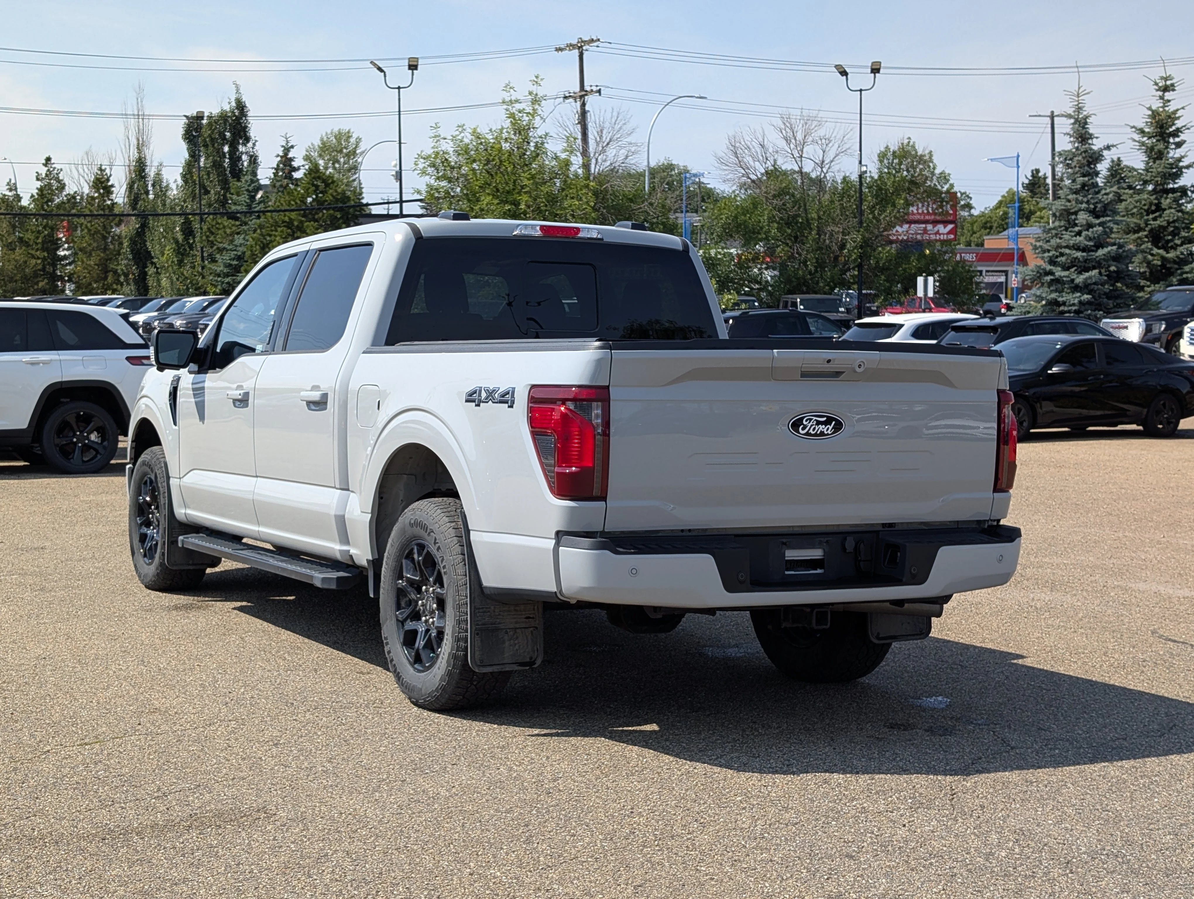 Used 2024 Avalanche Ford XLT image 4