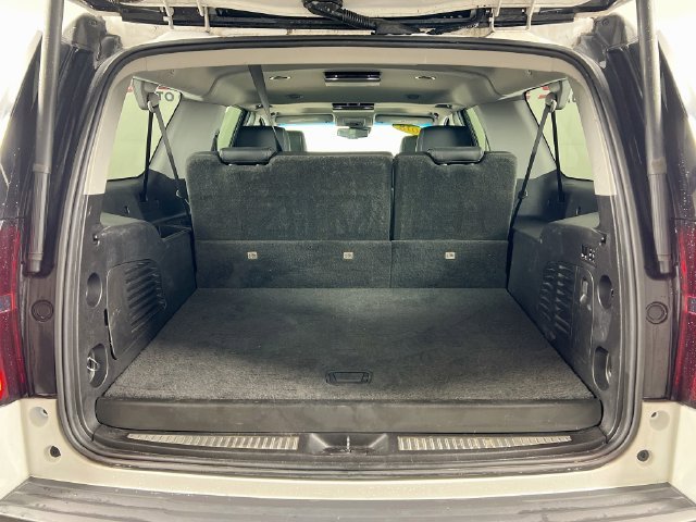 2018 Chevrolet Suburban LT - Photo 29