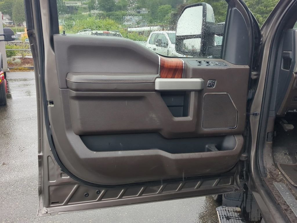 Used 2022 Gray Ford King Ranch image 13