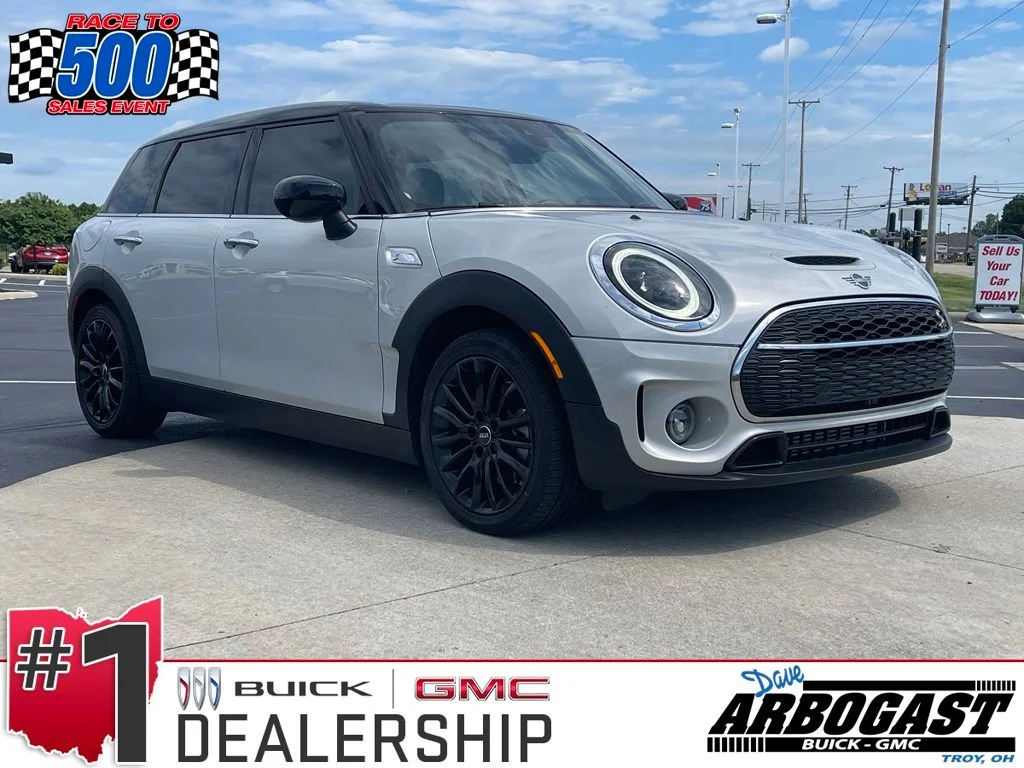 2022 MINI Clubman Cooper S's photo