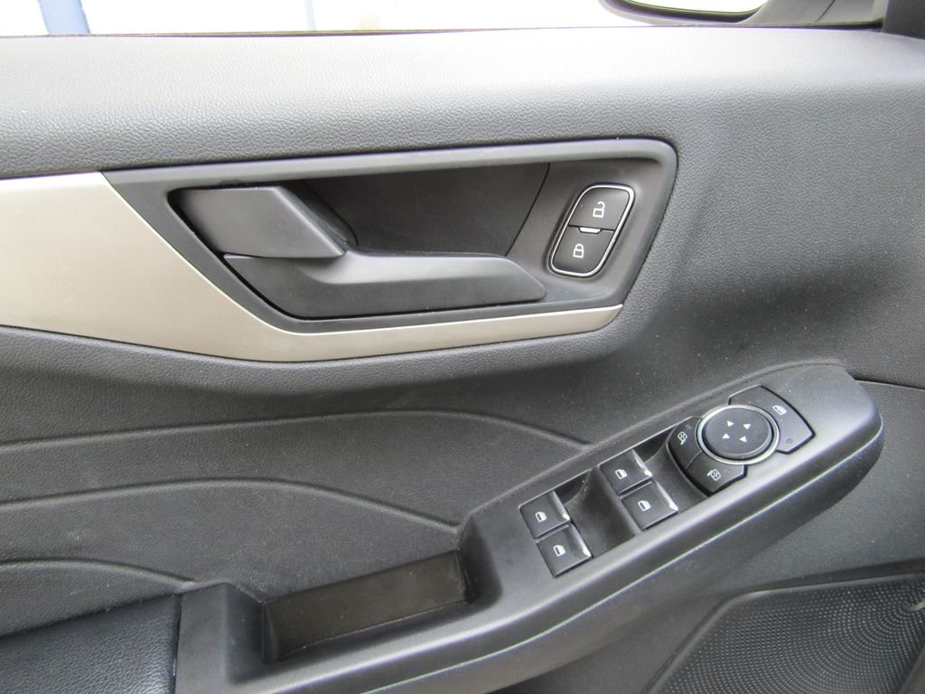 Used 2022 White Ford S image 15